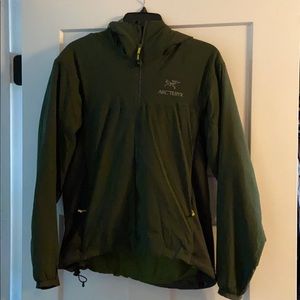 Arcteryx Atom. Men’s X-small fits Women’s sm-med